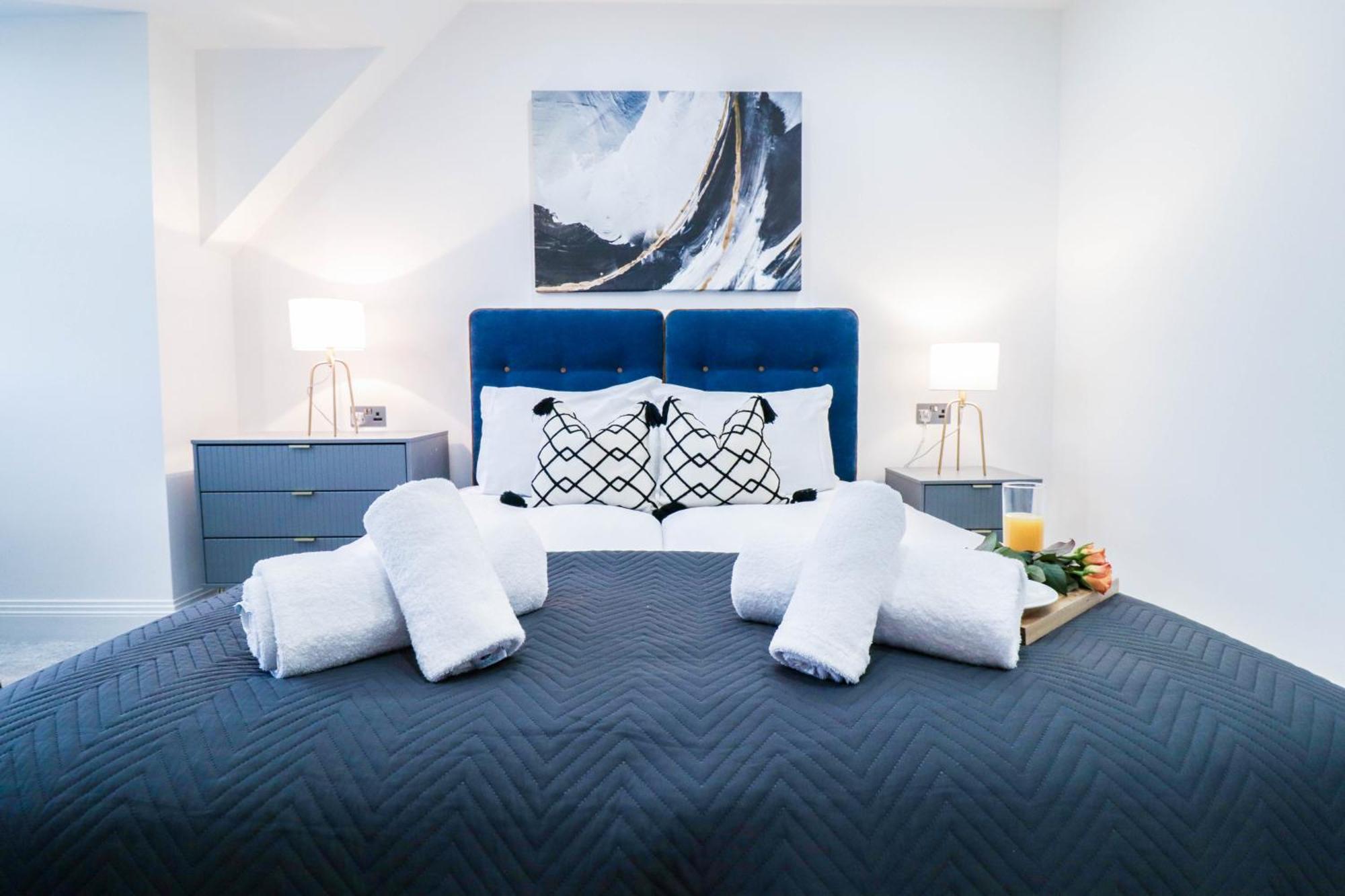 Elegant Apartments In Staines L Free Onsite Parking Extérieur photo