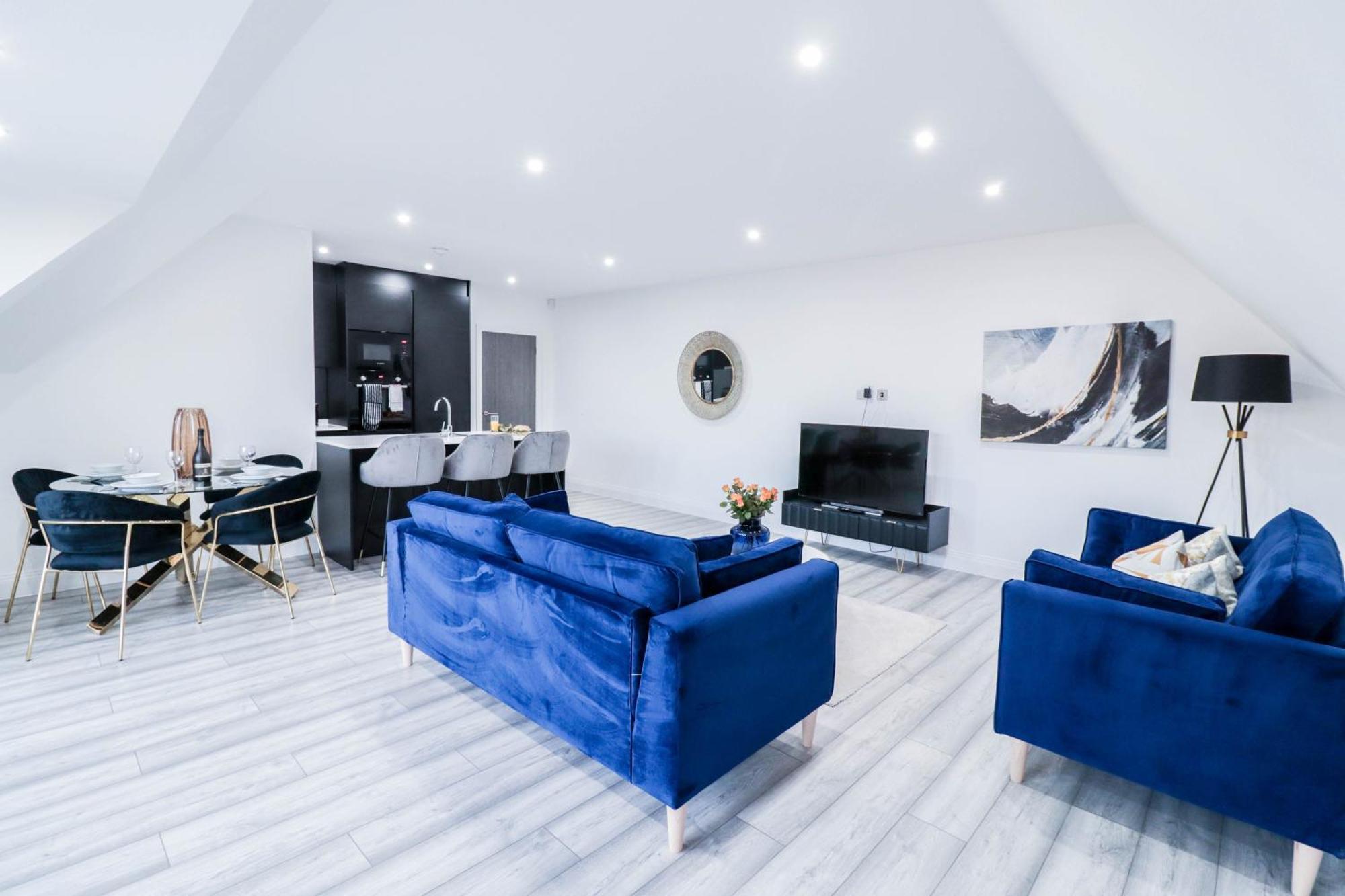 Elegant Apartments In Staines L Free Onsite Parking Extérieur photo